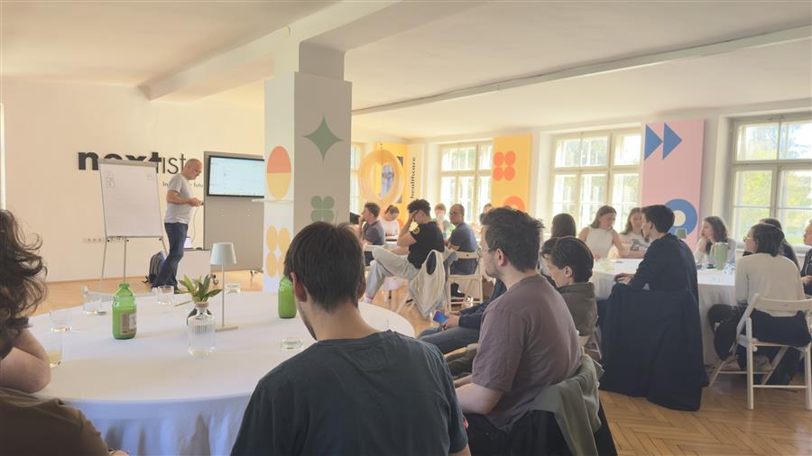Matematični hackathon v Zavodu Nextistence: študenti reševali izzive pametne prihodnosti